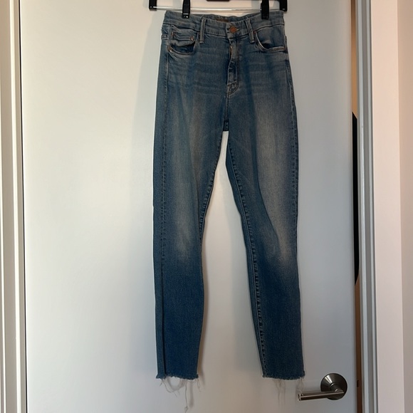 Mother Denim High Waisted Looker Ankle Fray Jeans in Shoot to Thrill - Picture 3 of 5